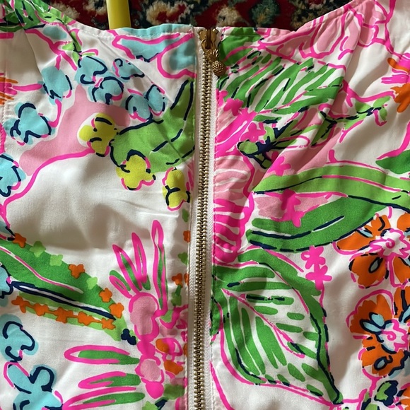 EUC Lilly Pulitzer Nosie Posey V-Neck Tank Top - Picture 9 of 9